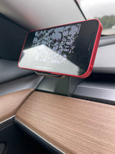 Load image into Gallery viewer, Tesla 3 &amp; Y +2021 MagSafe Mount Charger with 15W for iPhone 15/14/13/12
